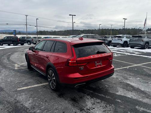 2020 Volvo V60 Cross Country T5
