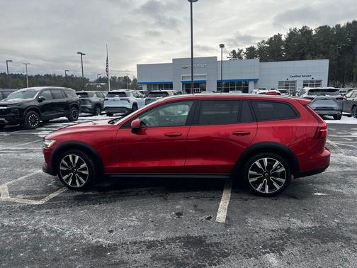 2020 Volvo V60 Cross Country T5