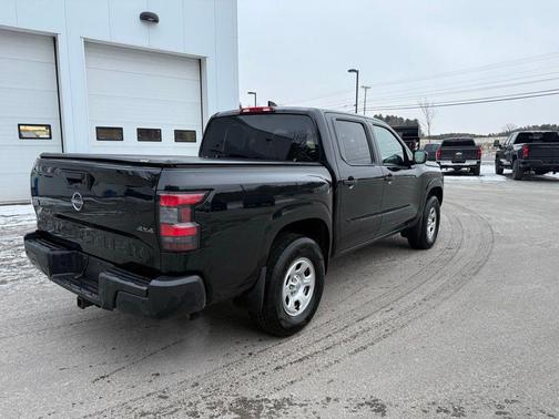 2023 Nissan Frontier S