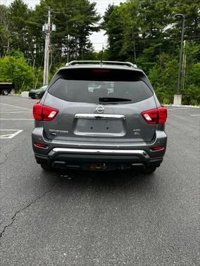 2018 Nissan Pathfinder SL