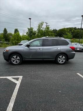 2018 Nissan Pathfinder SL