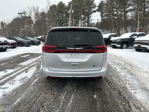 2023 Chrysler Pacifica Hybrid Limited