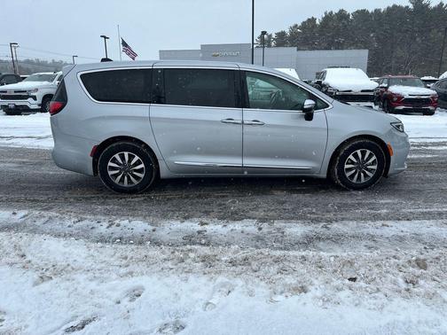 2023 Chrysler Pacifica Hybrid Limited