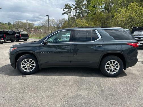 Graphite Metallic 2019 Chevrolet Traverse LT Cloth