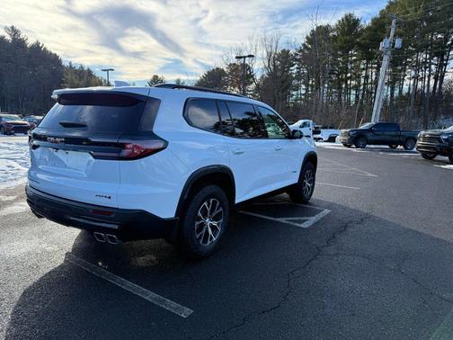 2024 GMC Acadia AWD AT4