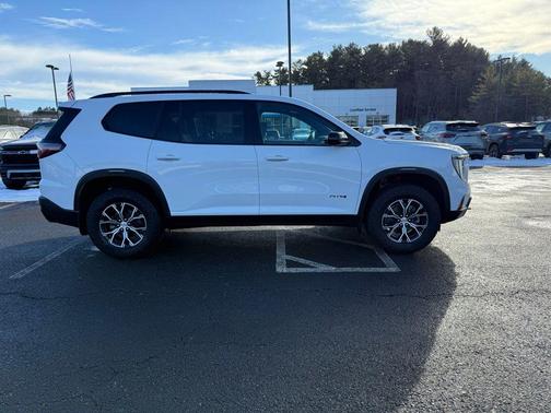 2024 GMC Acadia AWD AT4