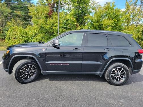 Diamond Black Crystal Pearlcoat 2021 Jeep Grand Cherokee Trailhawk