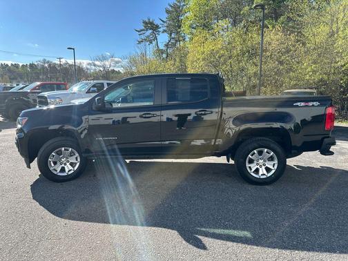 Black 2022 Chevrolet Colorado LT