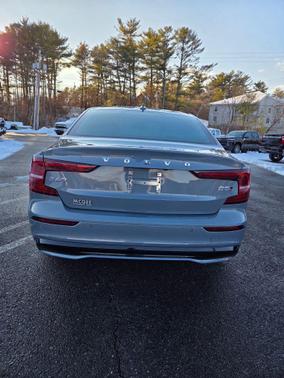 2024 Volvo S60 B5 Core Dark Theme