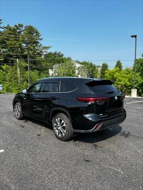 2021 Toyota Highlander Hybrid XLE