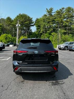 2021 Toyota Highlander Hybrid XLE