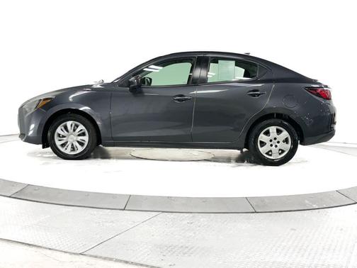 2019 Toyota Yaris Sedan LE