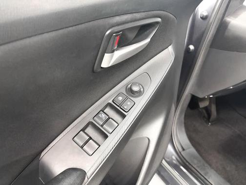 2019 Toyota Yaris Sedan LE