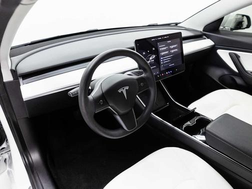 2020 Tesla Model 3 Standard Range
