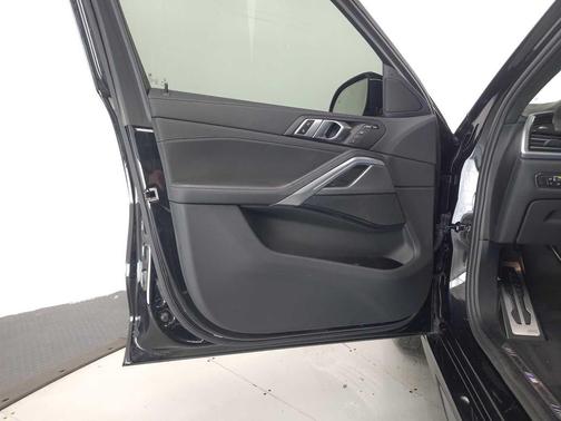 Black Sapphire Metallic 2022 BMW X6 xDrive40i