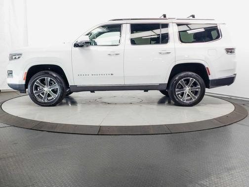 Diamond Black Crystal Pearlcoat 2022 Jeep Grand Wagoneer Series I 4x4