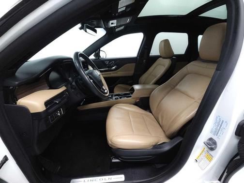 Pristine White Metallic Tri-Coat 2022 Lincoln Corsair Reserve