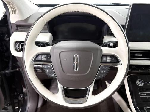 2022 Lincoln Nautilus Black Label