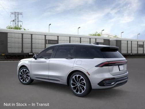 2025 Lincoln Nautilus Reserve