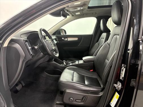 2019 Volvo XC40 T5 Momentum