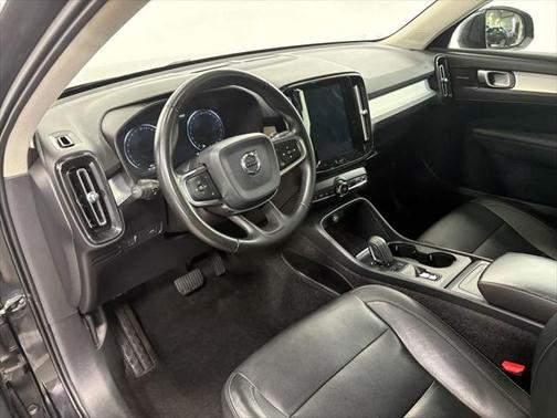 2019 Volvo XC40 T5 Momentum