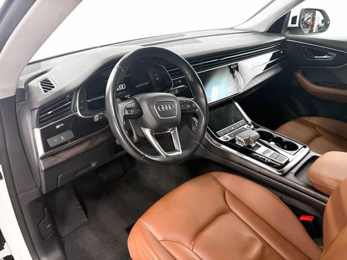 2022 Audi Q8 55 Premium