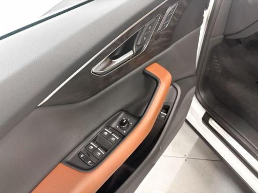 2022 Audi Q8 55 Premium