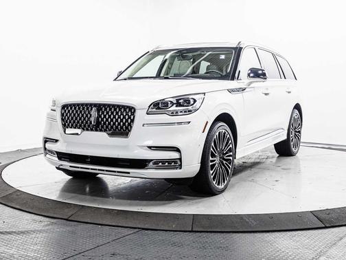Pristine White Metallic Tri-Coat 2022 Lincoln Aviator Black Label AWD