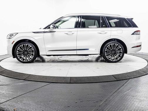 Pristine White Metallic Tri-Coat 2022 Lincoln Aviator Black Label AWD