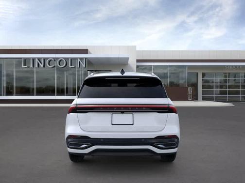 White Platinum Metallic Tri-Coat 2026 Lincoln Nautilus Reserve