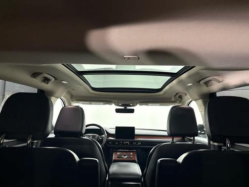 Infinite Black Metallic Clearcoat 2022 Lincoln Aviator Reserve AWD