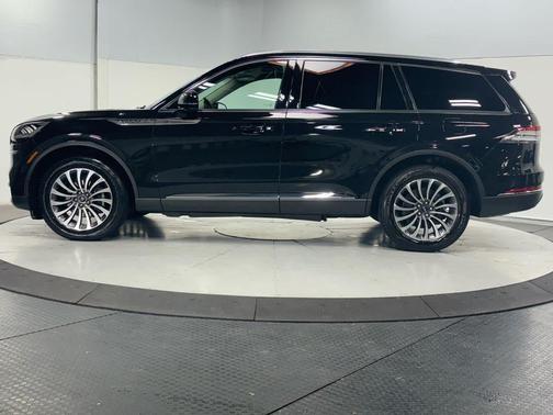 Infinite Black Metallic Clearcoat 2022 Lincoln Aviator Reserve AWD