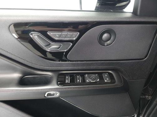 Infinite Black Metallic Clearcoat 2022 Lincoln Aviator Reserve AWD