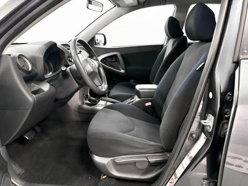 2006 Toyota RAV4 Sport