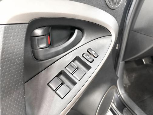 2006 Toyota RAV4 Sport