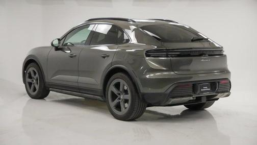 2024 Porsche Macan 4