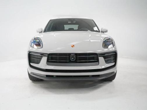 Chalk 2026 Porsche Macan Macan