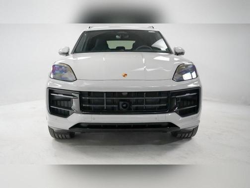2026 Porsche Cayenne GTS