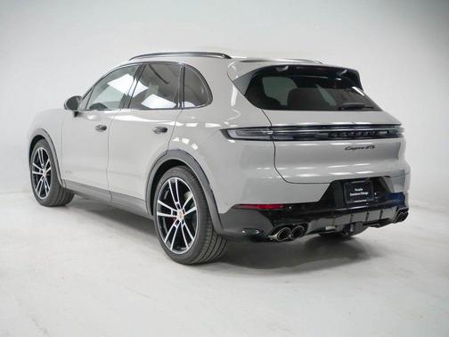2026 Porsche Cayenne GTS
