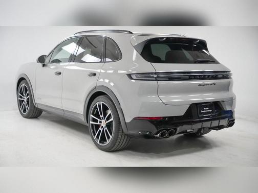 2026 Porsche Cayenne GTS