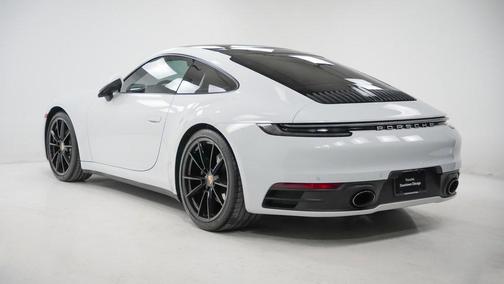 2022 Porsche 911 Carrera