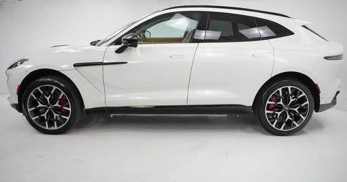 2021 Aston Martin DBX Base