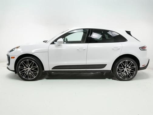 Carrara White Metallic 2023 Porsche Macan Macan