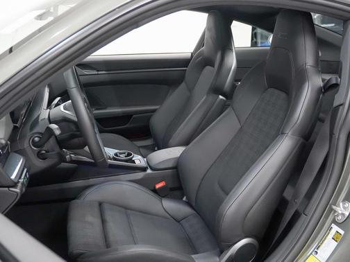 2026 Porsche 911 Carrera T