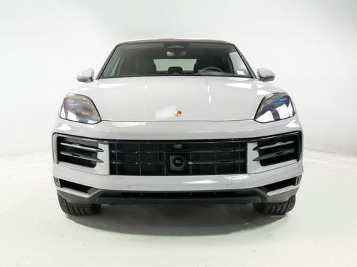 Chalk 2026 Porsche Cayenne Cayenne