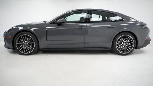 2025 Porsche Panamera 4