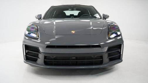 2025 Porsche Panamera 4