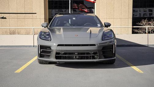 2025 Porsche Panamera 4