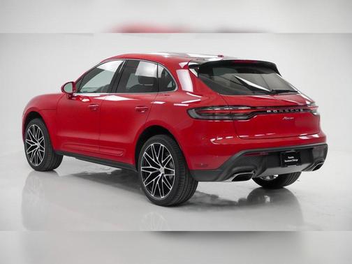 2025 Porsche Macan 