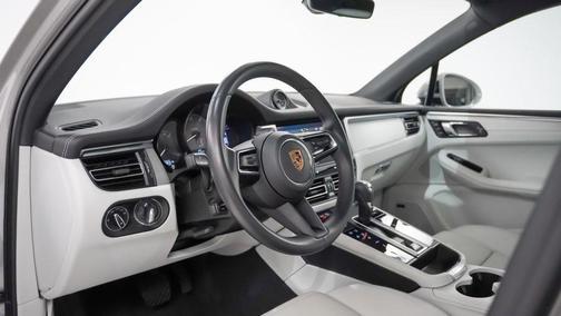 2022 Porsche Macan S
